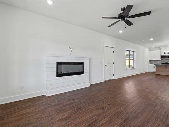 5th image of 90 W Watson Ln