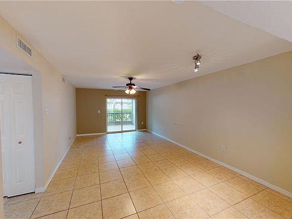 4th image of 2121 Collier Ave APT 107