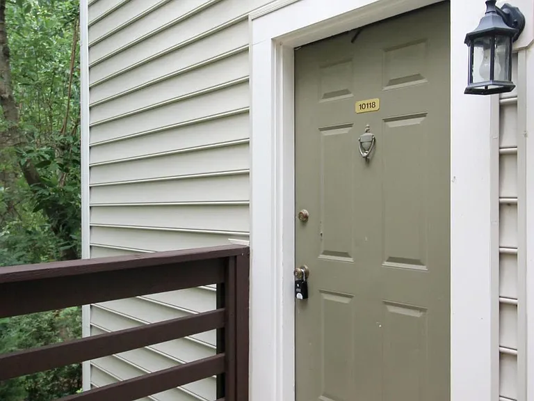 10118 Oakton Terrace Rd #10118 — Photo 2