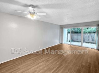 944 Fletcher Ln APT 3, Hayward, CA 94544