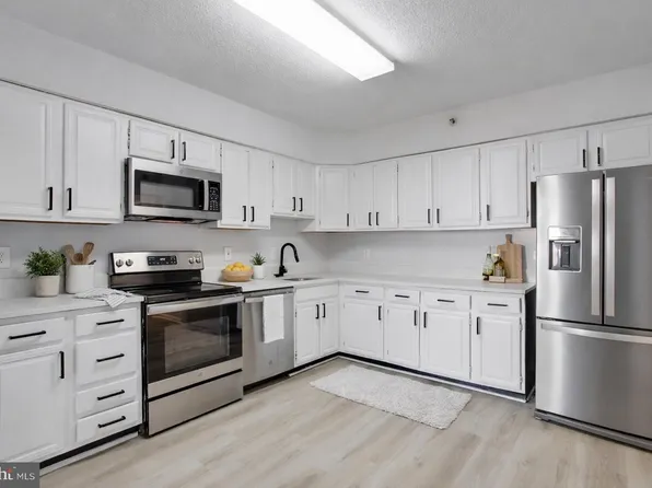 3713 George Mason Dr APT 1506, Falls Church, VA 22041