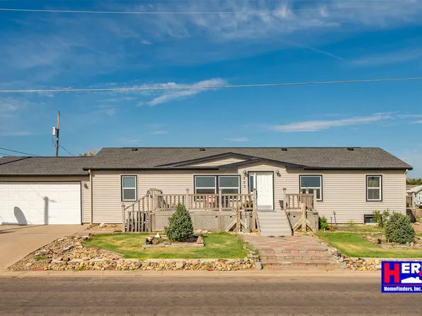203 S Campbell St, Lakin, KS 67860