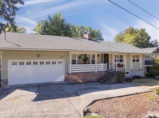 2365 W Hills Dr, Longview, WA 98632