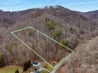 5 Fox Creek Rd, Burnsville, NC 28714