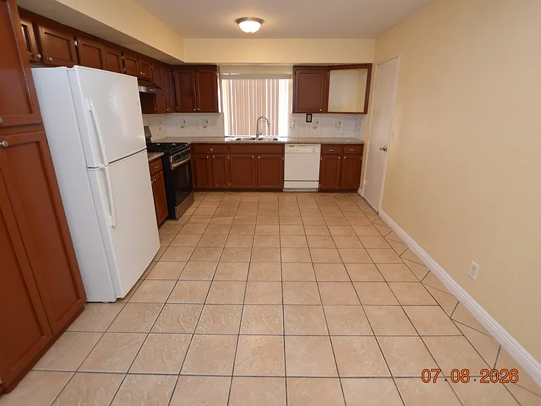 6845 Zamora Dr — Photo 7