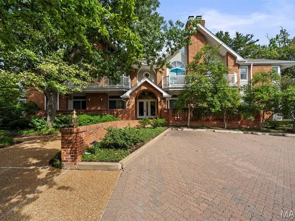 29 Country Club Ter, Saint Louis, MO 63122