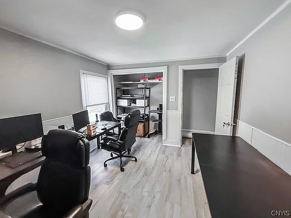 4th image of 114 W Thomas St