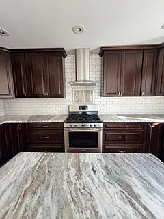 8 Crenshaw Ct — Photo 18
