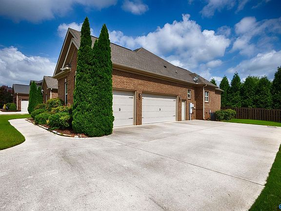 4th image of 157 Castlewood Dr