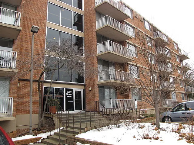 2200 S Stewart Ave #2A — Photo 8
