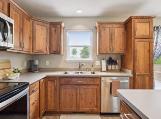 1095 Hickory Curv, Watertown, MN 55388