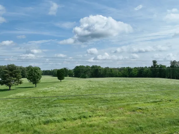 6 Dickens Hill Rd, Bradyville, TN 37026