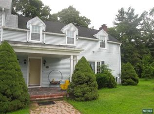 507 Van Dine Ave, Franklin Lakes, NJ 07417