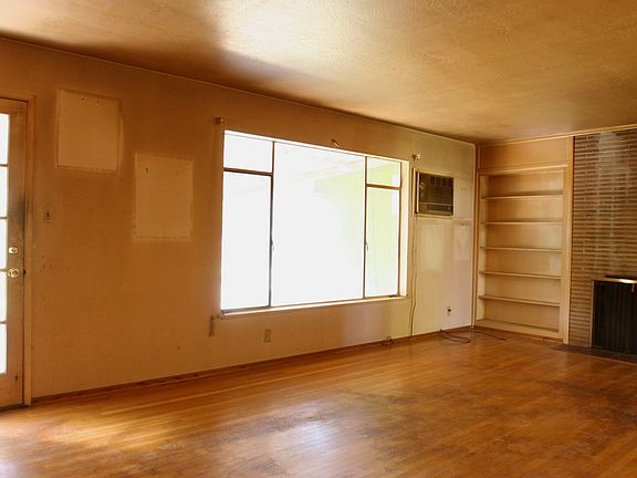 3rd image of 701 Casmalia Way