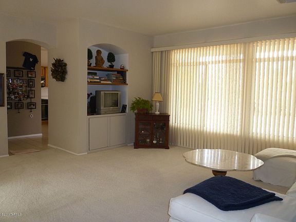 2nd image of 796 E Desert Glen Dr