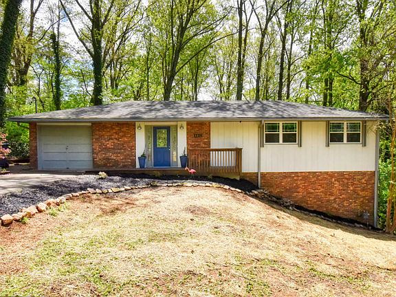 3rd image of 4412 Mockingbird Drive