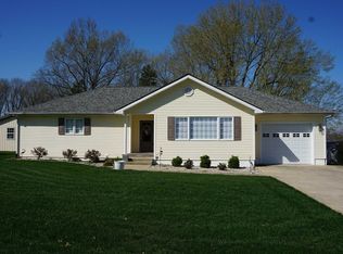 423 Carriage Cove Rd, Cadiz, KY 42211