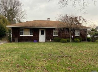 89 Lincoln Dr, Mastic Beach, NY 11951