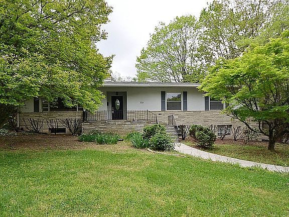 1st image of 730 Yorkshire Rd