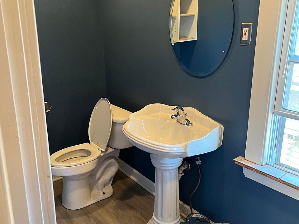 1st image of 1282 W 69th St APT 3