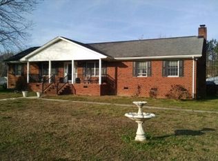 2468 Lewis B Puller Memorial Hwy, Saluda, VA 23149