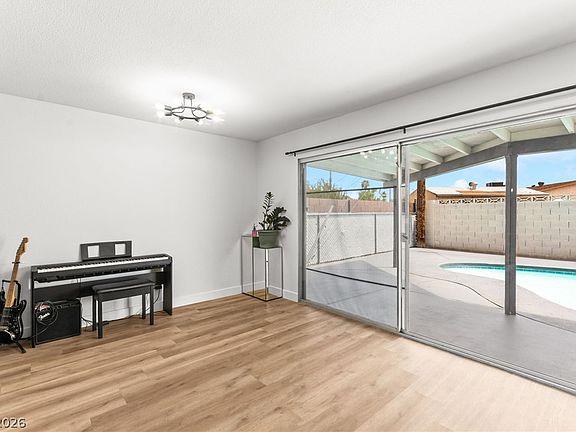 4th image of 4717 Cinderella Ln