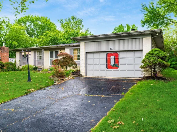 893 Singing Hills Ln, Columbus, OH 43235