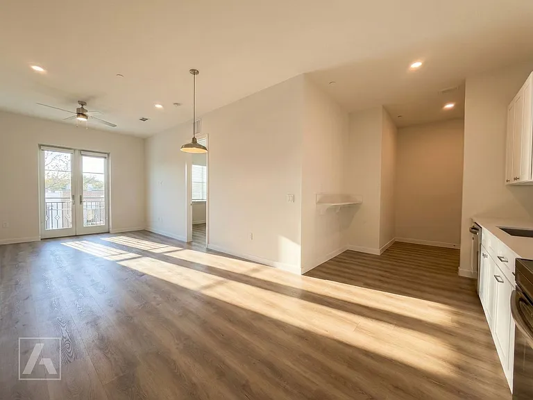 Experience Modern Luxury at Smith & Main: Premier Living in Downtown Winter Garden — Photo 44