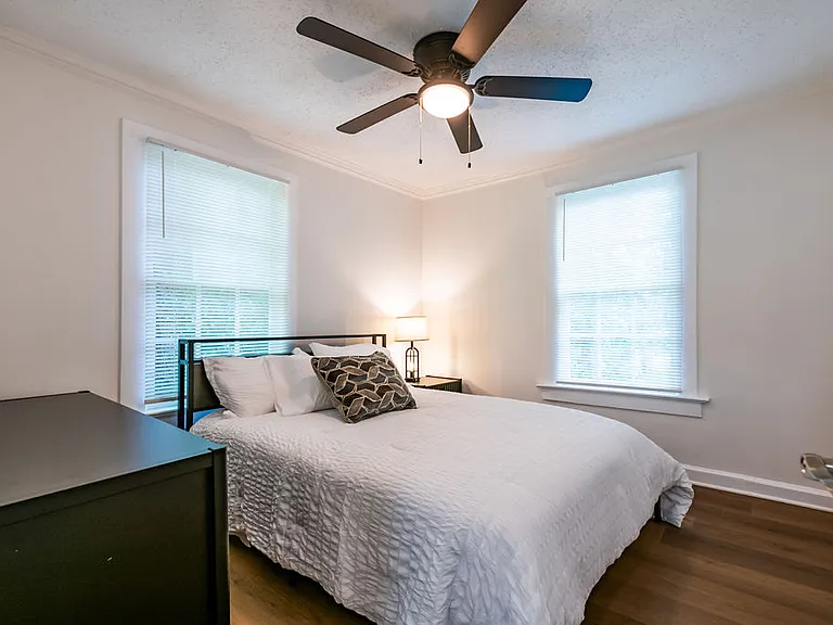 1177 Morley Ave SE — Photo 32