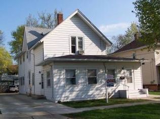 566 Locust St, Elgin, IL 60123