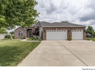 1150 Fountain Park Dr, Sherman, IL 62684