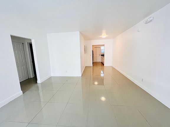 4th image of 9772 E Bay Harbor Dr #5S