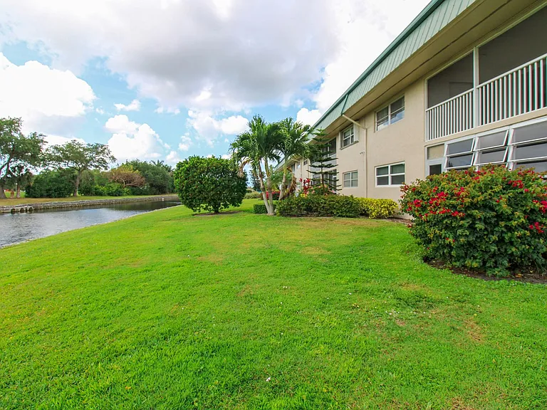 600 Valley Stream Dr #F9 — Photo 45