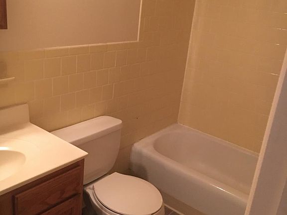 3rd image of 140 Bourne Ave APT 15