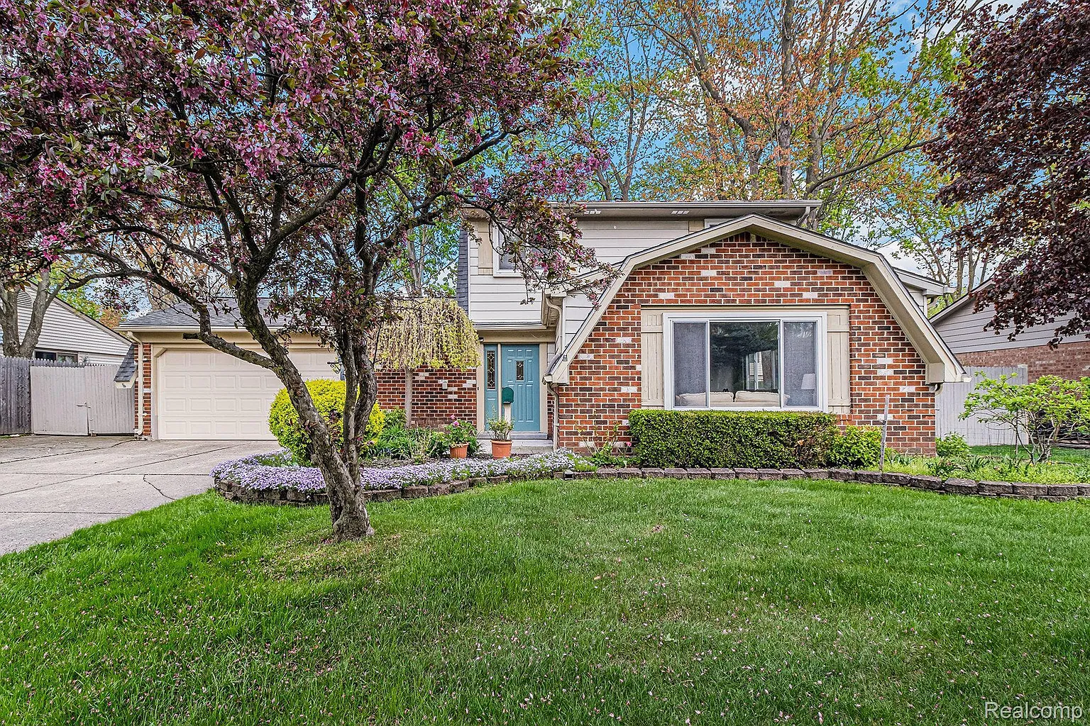 4036 Cypress Dr photo 1