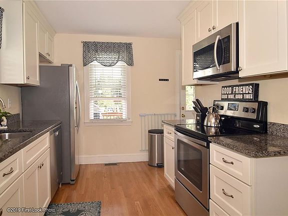 3rd image of 67 Harwood St