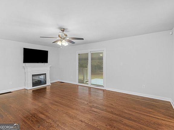 5th image of 870 Mount Tabor Rd