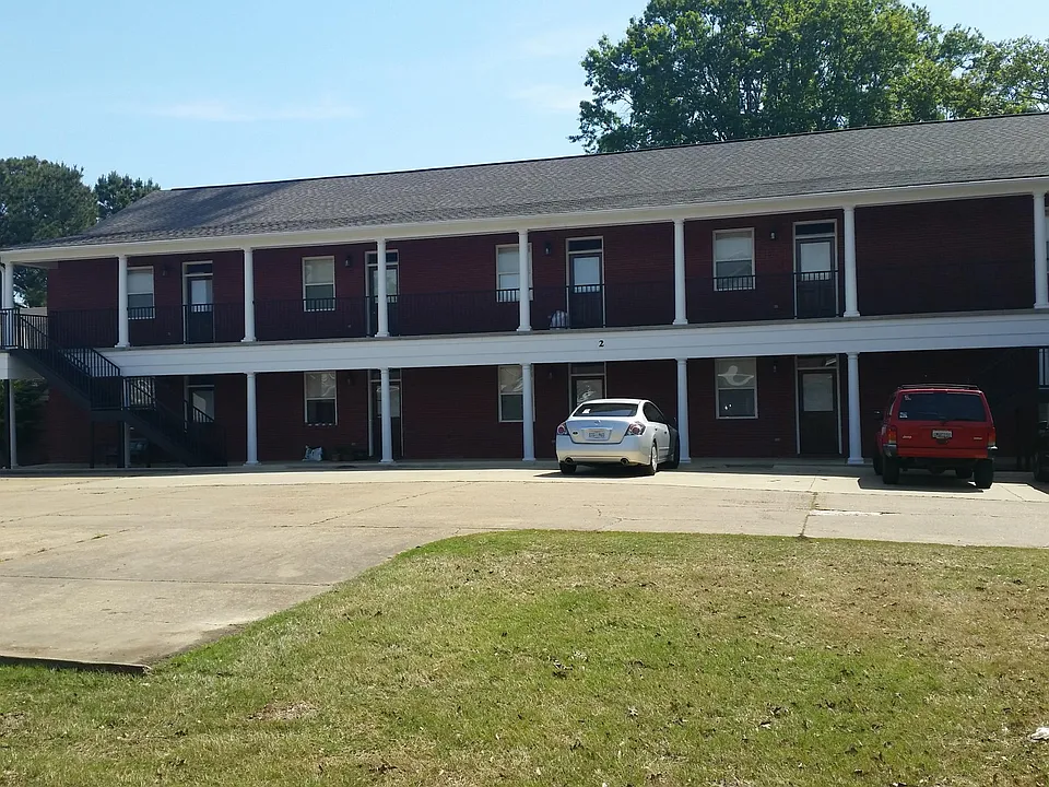 Exterior Front of 2 PR 3086