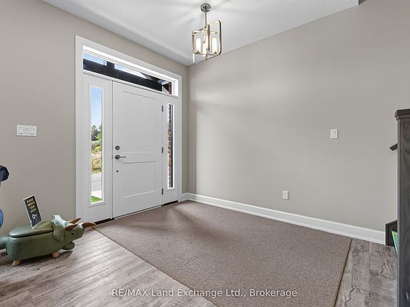 2nd image of 8 Golf Links Rd #2