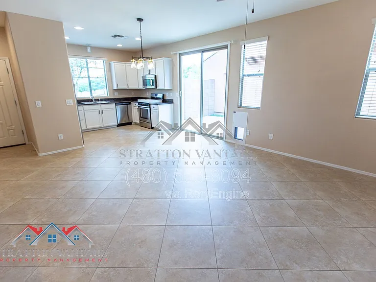 2728 E Megan St — Photo 12