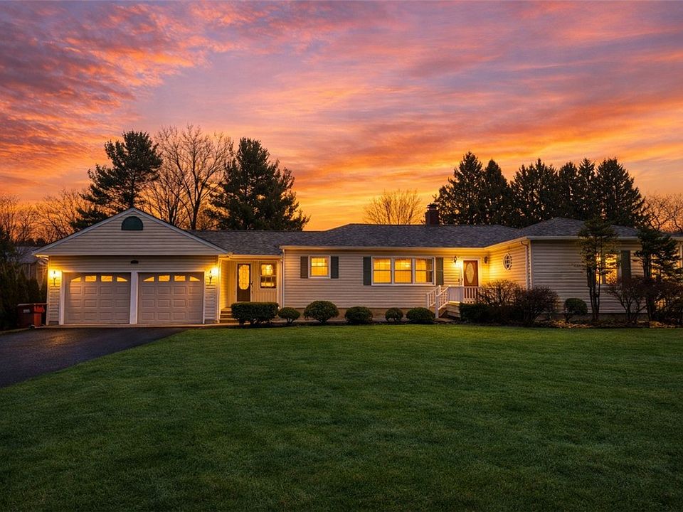 1st image of 460 N Maple St