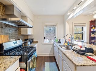 721 Foster St #3, Evanston, IL 60201