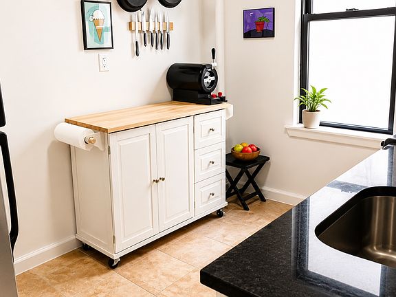 3rd image of 3422 28th St APT 2R