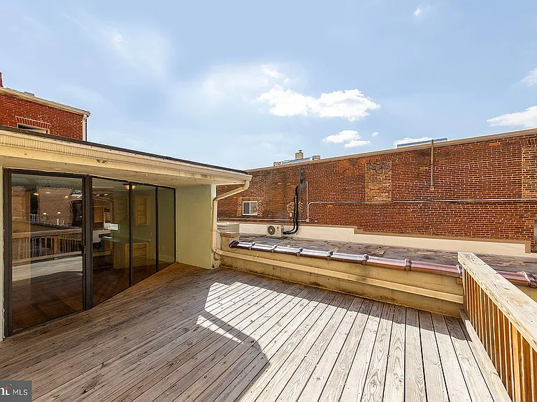 7 N Loudoun St #1/2 — Photo 22