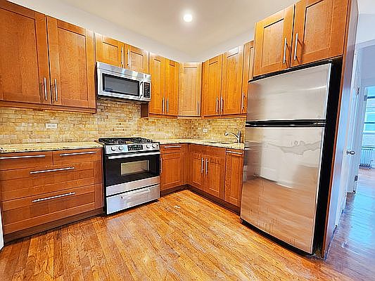 1st image of 114 Bushwick Ave #2