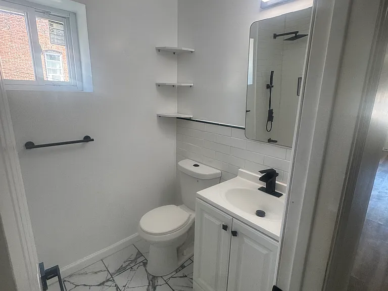 Matilda Ave — Photo 4
