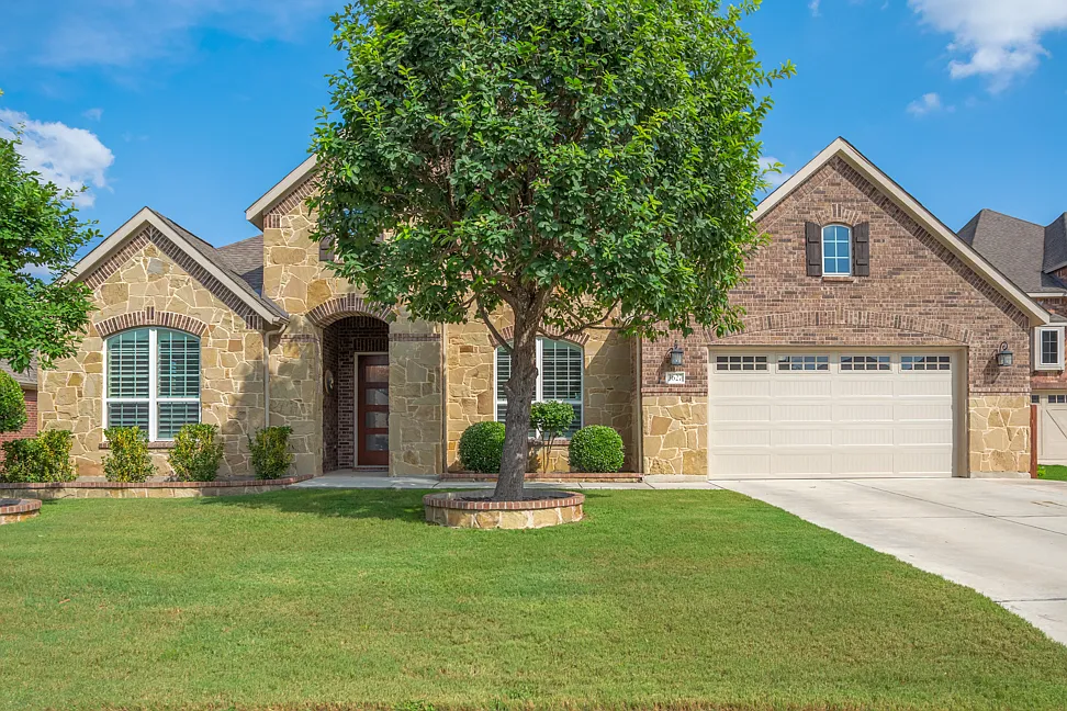 3 bed, 2.5 bath, 3171 sqft, $2,975 — Photo 1