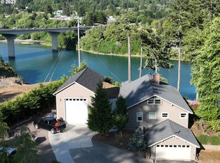 6393 Riverview Dr, Brookings, OR 97415