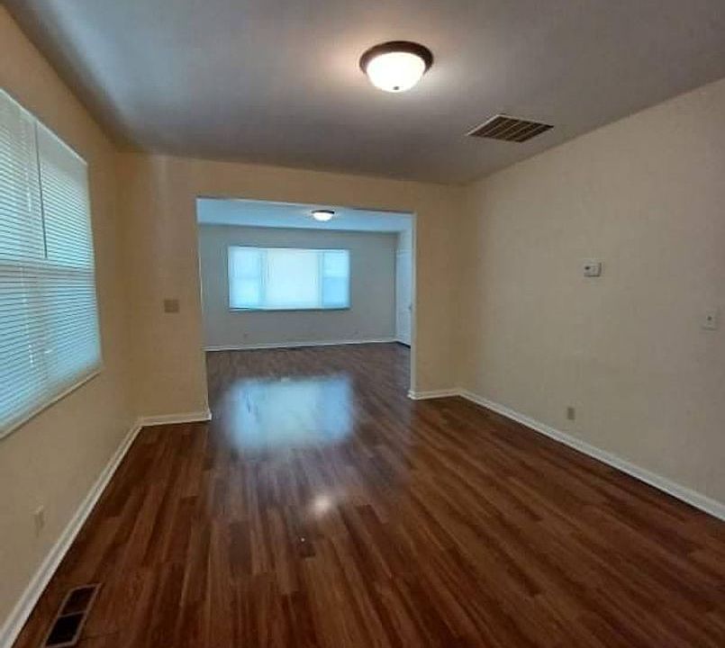 1st image of 1233-35 Benton St #1235