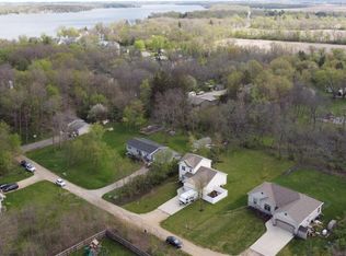 N2392 Mildred STREET, Delavan, WI 53115